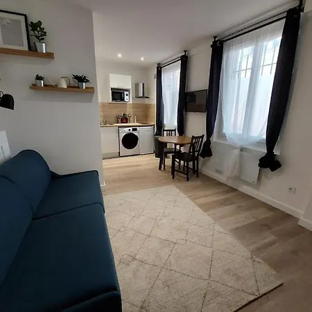 City ​center Station Apartment
